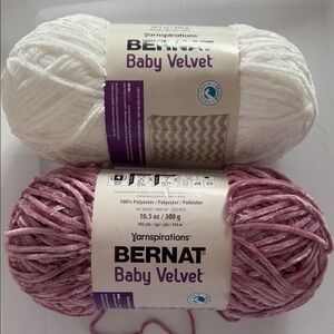 Bernat Baby Velvet
Size 10.5 oz ea
Color snowy white&orchid hush
2pk